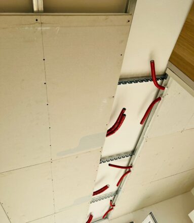 impianto di riscaldamento radiante a soffitto in appartamento nostro cliente a milano (2)